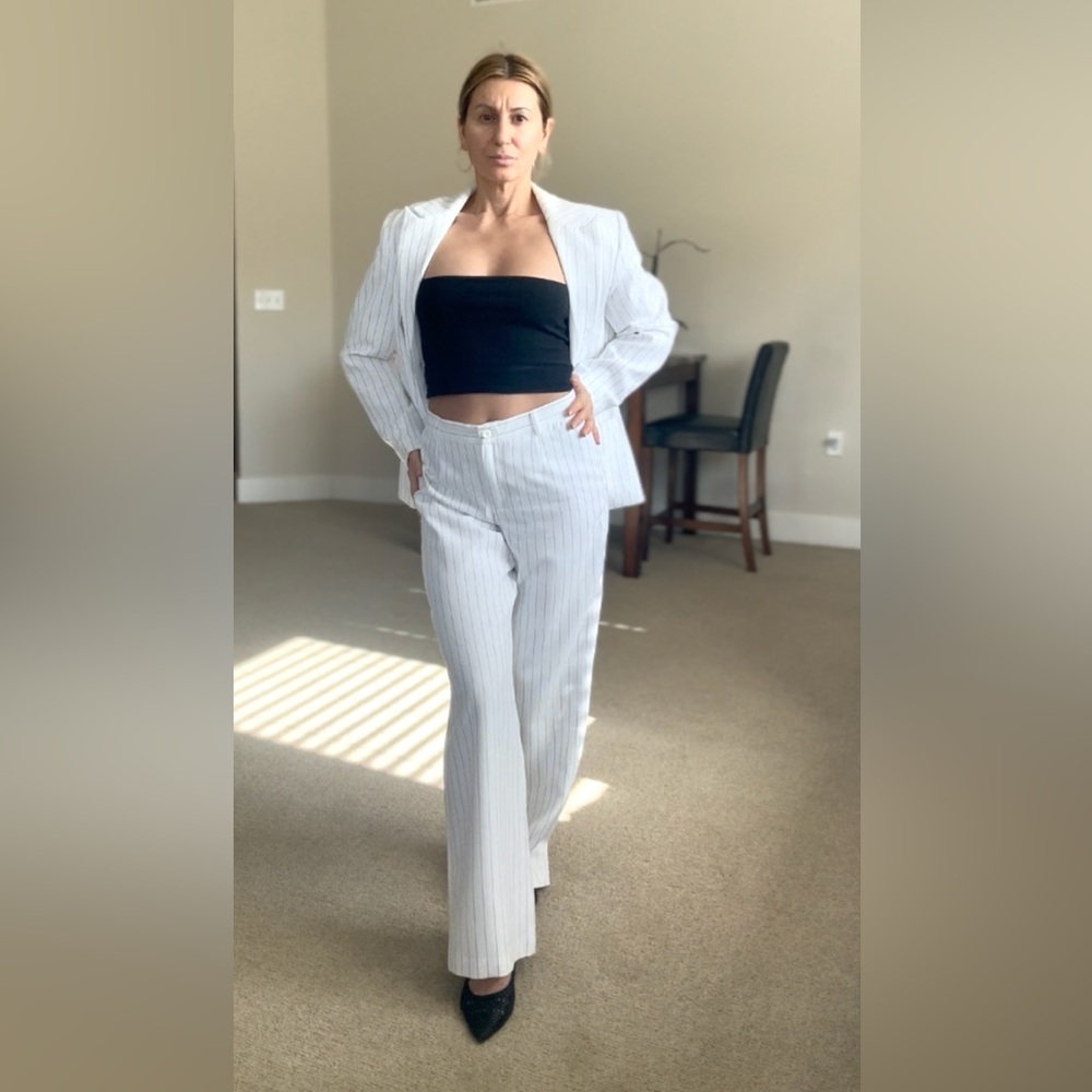 Elegant White Pinstripe Women's Blazer